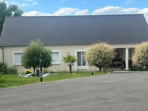 Construction à la limite du Cher et de l'Allier