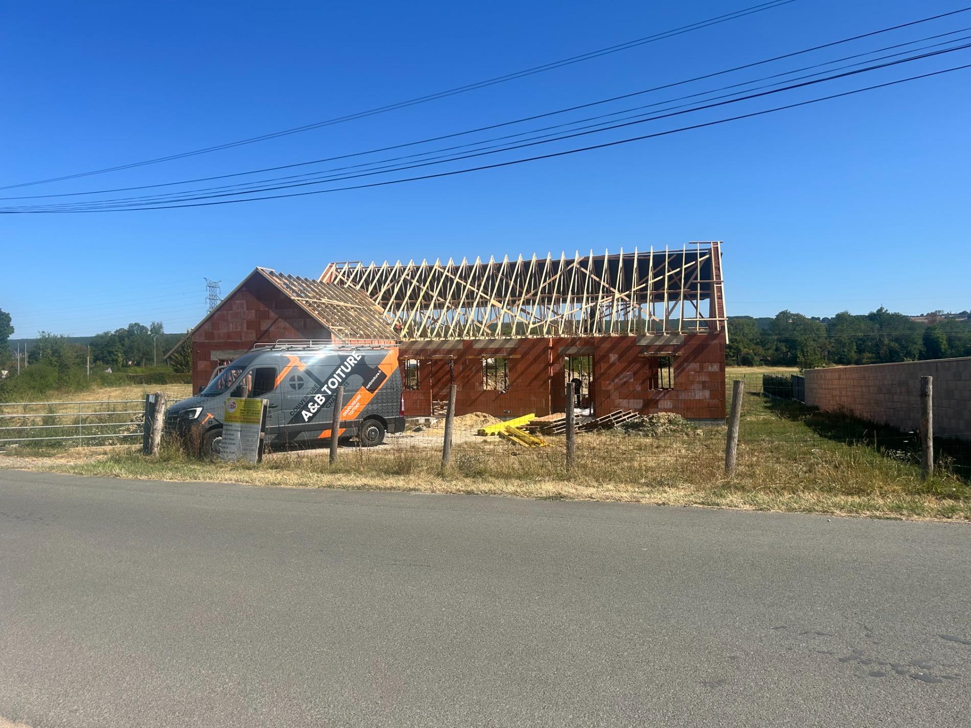 La charpente prend forme sur notre chantier